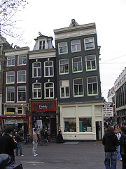 AmsterdamZgradaPodUglom